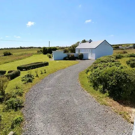 The Old School House, Moymore, Feriehus